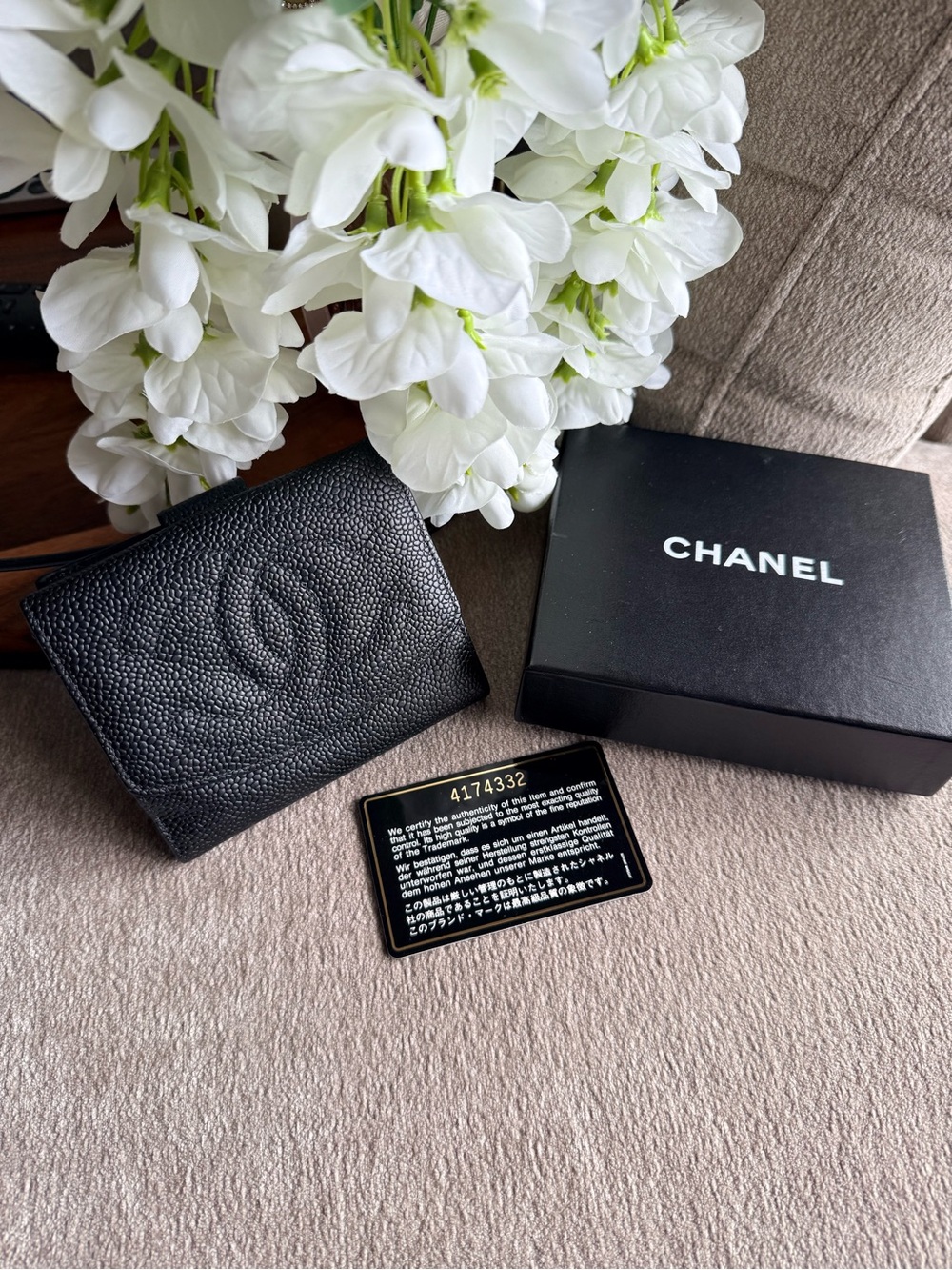 CHANEL Black Caviar Quilted Leather Compact Wallet Vintage Authentic